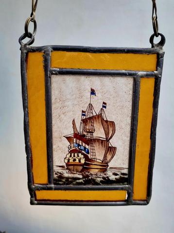 Sail 2025 in huis ●●● Antiek Glas in lood tafereel zeilschip beschikbaar voor biedingen