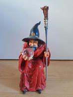 Magische Tovenaar met Kristallen Bol Beeld € 15, Verzamelen, Ophalen of Verzenden, Dier