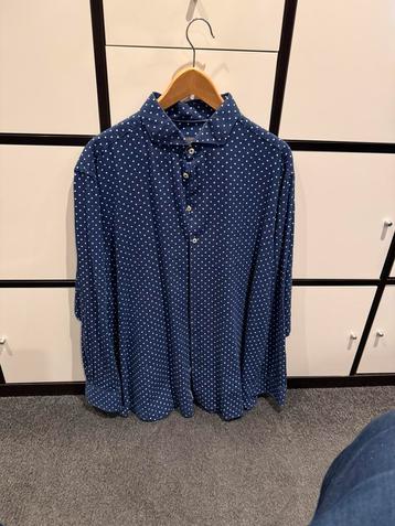 Blouse beschikbaar voor biedingen