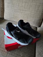 Nike Go FlyEase Black/White maat 38.5, Verzenden, Nieuw, Zwart