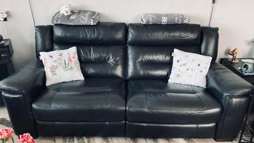 Zwart leren 2 zits bankstel, Huis en Inrichting, Banken | Bankstellen, Gebruikt, Rechte bank, Tweepersoons, 75 tot 100 cm, Ophalen