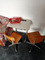Oud schooltafeltje met 2 stoelen, Ophalen, Gebruikt, Tafel(s) en Stoel(en)