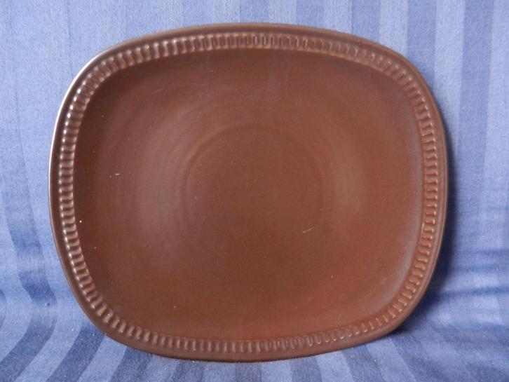 Grote schaal bruin model Rib De Driehoek Huizen Holland b 28, Huis en Inrichting, Keuken | Servies, Zo goed als nieuw, Schaal of Schalen