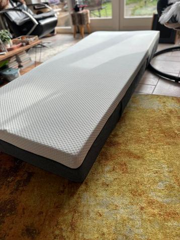 : Een Emma matras in de maat 90 x 210 cm van 2024 !!! beschikbaar voor biedingen