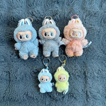 Labubu Exciting Macaron Big into Energy Pin For Love beschikbaar voor biedingen