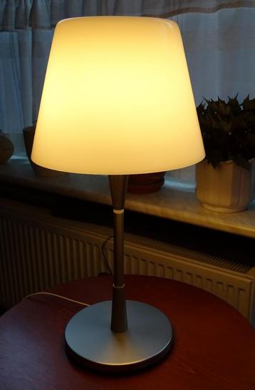 Design Tafellamp - Schemerlamp met glazen kap (wit matglas) beschikbaar voor biedingen