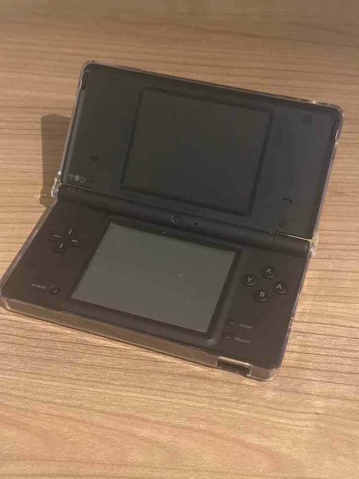 Nintendo dsi, Spelcomputers en Games, Spelcomputers | Nintendo DS, Zo goed als nieuw, DS Original of Phat, Zwart, Met beschermhoes of tas