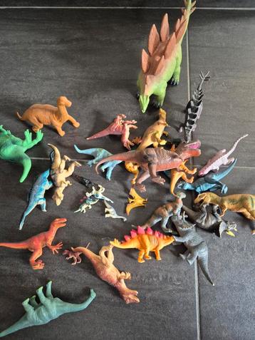 Pakket dinosauriërs dinosaurussen diertjes speelgoed dieren beschikbaar voor biedingen