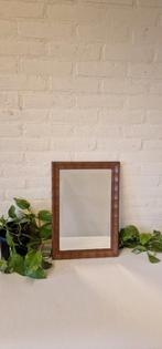Vintage spiegel in oude houten lijst, Huis en Inrichting, Woonaccessoires | Spiegels, Minder dan 50 cm, Gebruikt, Onbekend, Ophalen of Verzenden
