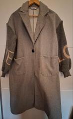 Mooie nieuwe jas met gebreide mouwen 1 maat t/m 42, Ophalen of Verzenden, Nieuw, Maat 42/44 (L), Grijs