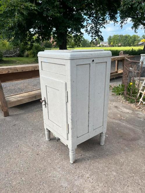 Antieke koelkast of dranken kast, Antiek en Kunst, Curiosa en Brocante, Ophalen