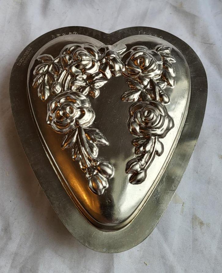 Mooie oude chocoladevorm: BONBONDOOSJE (CHOCOLADEDOOSJE), Antiek en Kunst, Curiosa en Brocante, Ophalen of Verzenden