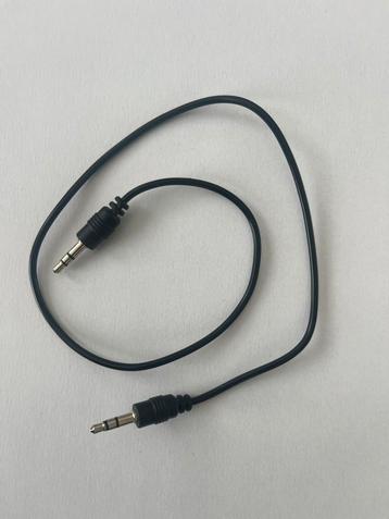 AUX Kabel - 3.5mm Jack - 45cm - Stevig en Betrouwbaar beschikbaar voor biedingen