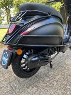 Vespa Sprint iget 2019 80cc Malossi 45km brom full option, Fietsen en Brommers, Scooters | Vespa, Ophalen of Verzenden, Zo goed als nieuw