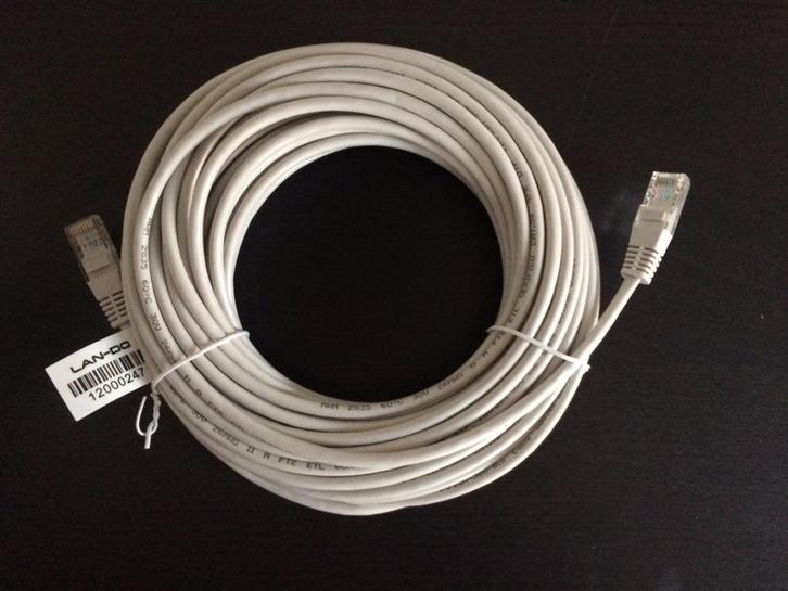 Internetkabel - 15 meter - wit - CAT5e UTP RJ45, Computers en Software, Pc- en Netwerkkabels, Nieuw, Ophalen of Verzenden