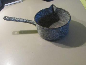 grijs gewolkt emaille steelpan beschikbaar voor biedingen