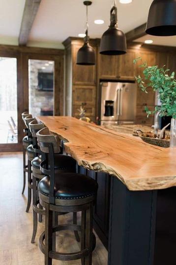 Veel maten wandplanken en keuken barbladen uit voorraad beschikbaar voor biedingen
