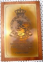 PLAQUETTE GGW DELEO HOSTEM ,AANGEB.D.D.ONDEROFF. ONDER ONSJE, Verzenden, Luchtmacht, Nederland, Overige typen