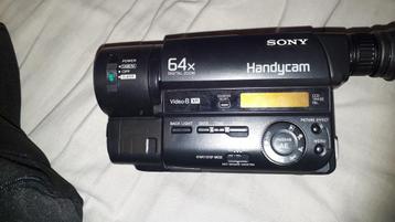 Sony Handycam Video8 XR met toebehoren in mooie tas beschikbaar voor biedingen