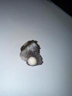 Amethist cluster met witte bol, Verzamelen, Mineralen en Fossielen, Ophalen of Verzenden, Mineraal