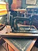 Antieke Naaimachine, Ophalen