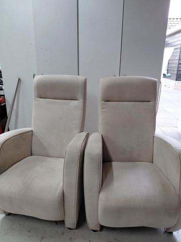 2 stoelen 