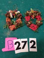 kransjes met rozen en denneappels [b272], Diversen, Kerst, Ophalen of Verzenden, 'T Olde Gre-j, Info@toldegrej.nl, Endepoelstraat 20f Didam