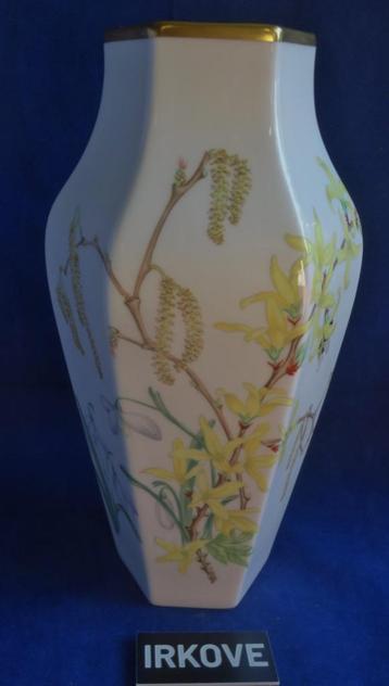 WEDGWOOD LENTE VAAS * Beeldschoon! * beschikbaar voor biedingen