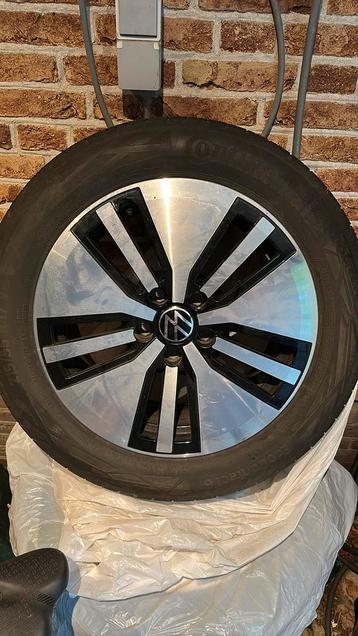 Originele volkswagen velgen 17 inch met continental banden beschikbaar voor biedingen