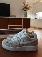 Nike air force flyknit 41 multi color als nieuw, Kleding | Heren, Schoenen, Ophalen of Verzenden, Zo goed als nieuw, Wit