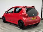 Toyota Aygo 1.0-12V + 5-drs Airco Elek. Pakket LM14" NL Auto, Auto's, Voorwielaandrijving, Stof, Gebruikt, Met garantie (alle)