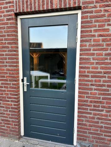 Buiten Deur beschikbaar voor biedingen