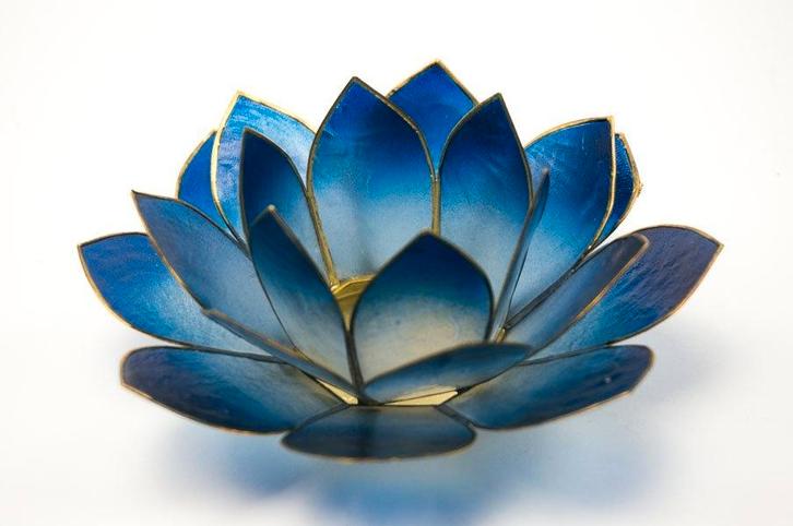 blauwe kandelaar waxinelichthouder lotus 15 cm doorsnede, Huis en Inrichting, Woonaccessoires | Kandelaars en Kaarsen, Nieuw, Kandelaar