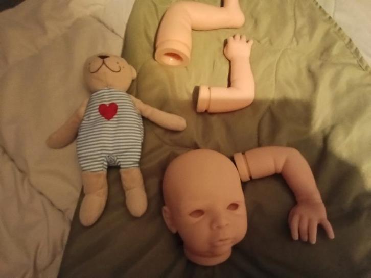 Reborn  Kitje oogjes en mohair , lijfje, Verzamelen, Poppen, Gebruikt, Babypop, Levensecht of Reborn, Ophalen of Verzenden