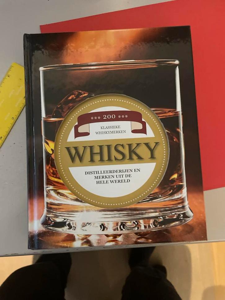 Whisky boek - 200 Klassieke Whiskymerken, Boeken, Hobby en Vrije tijd, Zo goed als nieuw, Overige onderwerpen, Ophalen of Verzenden