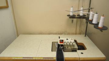 Industrie Lockmachine Juki 5 Draads 2 Naalds beschikbaar voor biedingen