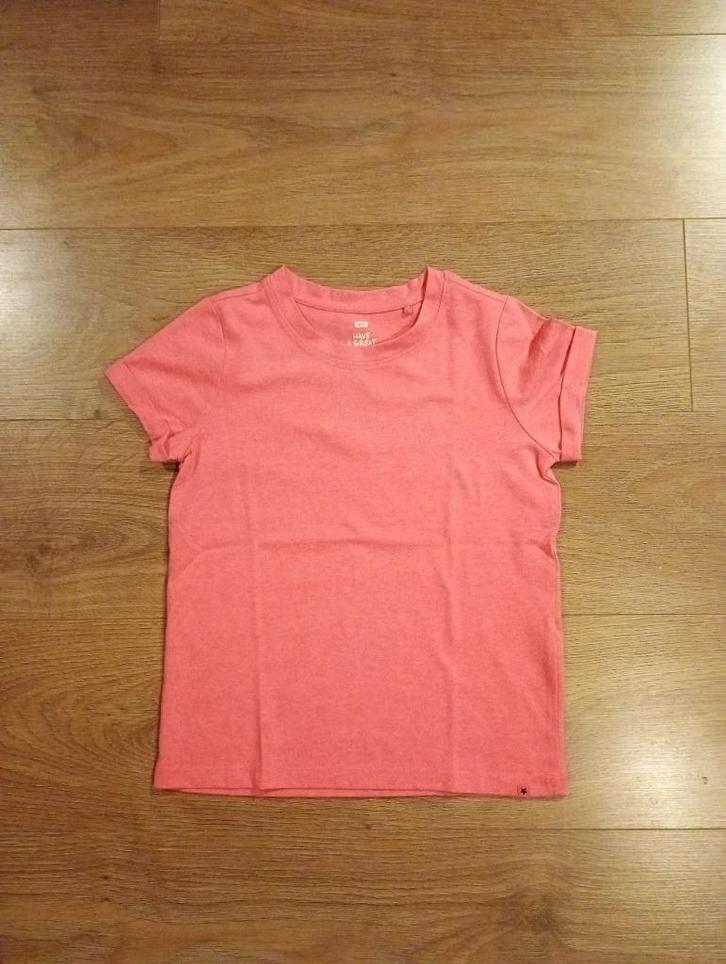 Mooi roze T-shirt mt 134/140, Kinderen en Baby's, Kinderkleding | Maat 134, Zo goed als nieuw, Meisje, Shirt of Longsleeve, Ophalen of Verzenden