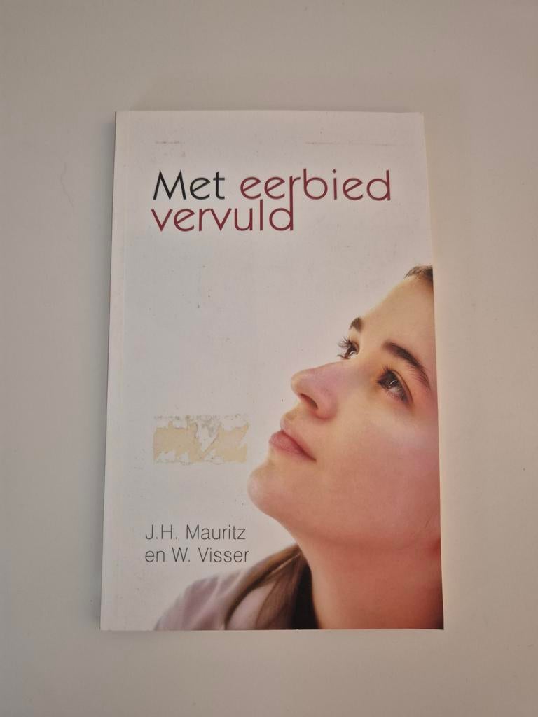 W. Visser - Met eerbied vervuld, Ophalen of Verzenden, Zo goed als nieuw, W. Visser; J.H. Mauritz