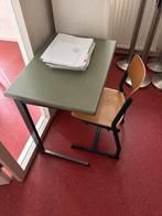 Vintage schoolbureau met stoel, Huis en Inrichting, Bureaus, Ophalen, Gebruikt, Bureau