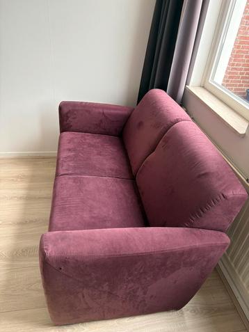 2 Seater Sofa – Excellent Condition
