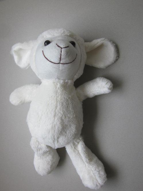 Superzacht wit pluche schaap of lammetje knuffel (geen label, Kinderen en Baby's, Speelgoed | Knuffels en Pluche, Zo goed als nieuw