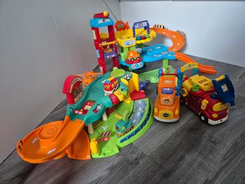 Toet Toet Auto Garage + Auto's beschikbaar voor biedingen