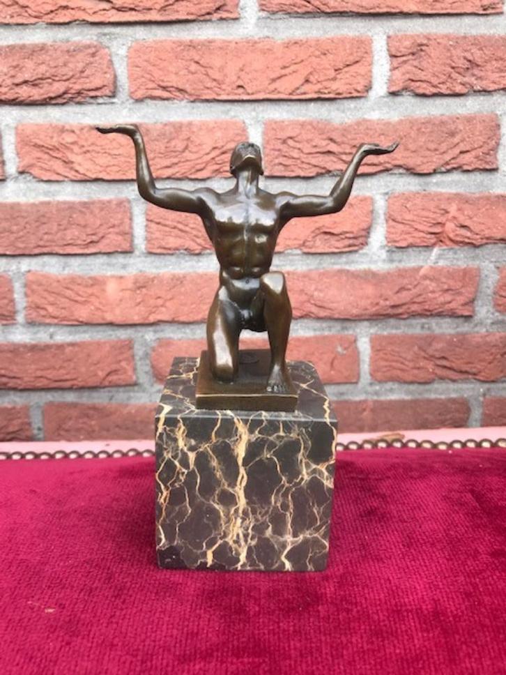 prachtig bronzen beeldje, mannelijk naakt, Antiek en Kunst, Kunst | Beelden en Houtsnijwerken, Ophalen of Verzenden