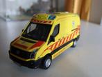 Burago Volkswagen Crafter Ambulance, Ophalen of Verzenden, Zo goed als nieuw, Auto, Overige merken