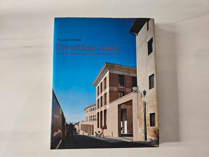 Natalini Architetti - Un edificio senese, Boeken, Kunst en Cultuur | Architectuur, Gelezen, Architecten, Ophalen of Verzenden