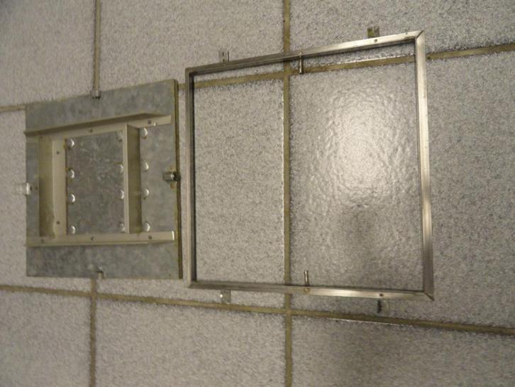 inspectie luikje voor b.v. bad, Doe-het-zelf en Verbouw, Tegels, Gebruikt, Overige typen, Overige materialen, 20 tot 40 cm, 20 tot 40 cm