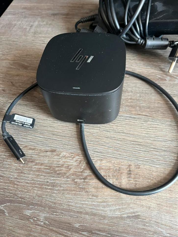 HP G2 dock docking station met thunderbolt 3, Computers en Software, Dockingstations, Zo goed als nieuw, Ophalen of Verzenden