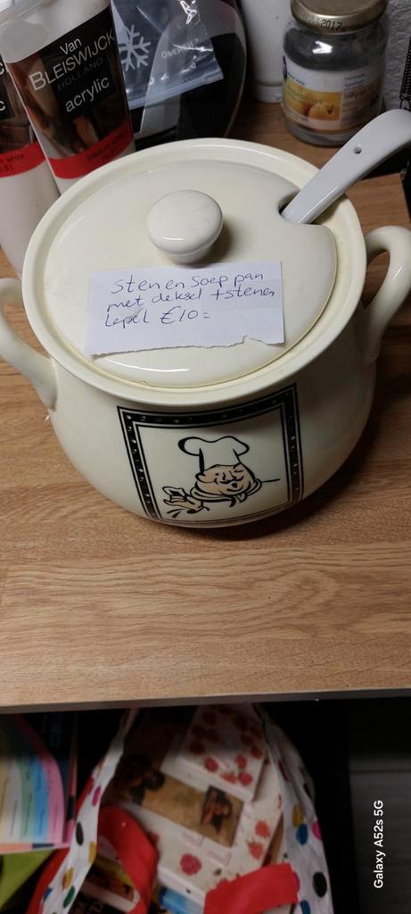 Stenen soeppan te koop, Huis en Inrichting, Keuken | Keukenbenodigdheden, Nieuw, Ophalen