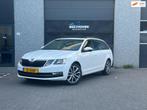 Skoda Octavia 1.5 TSI Greentech Business Edition, Zwart, 4 cilinders, Leder en Stof, Wit
