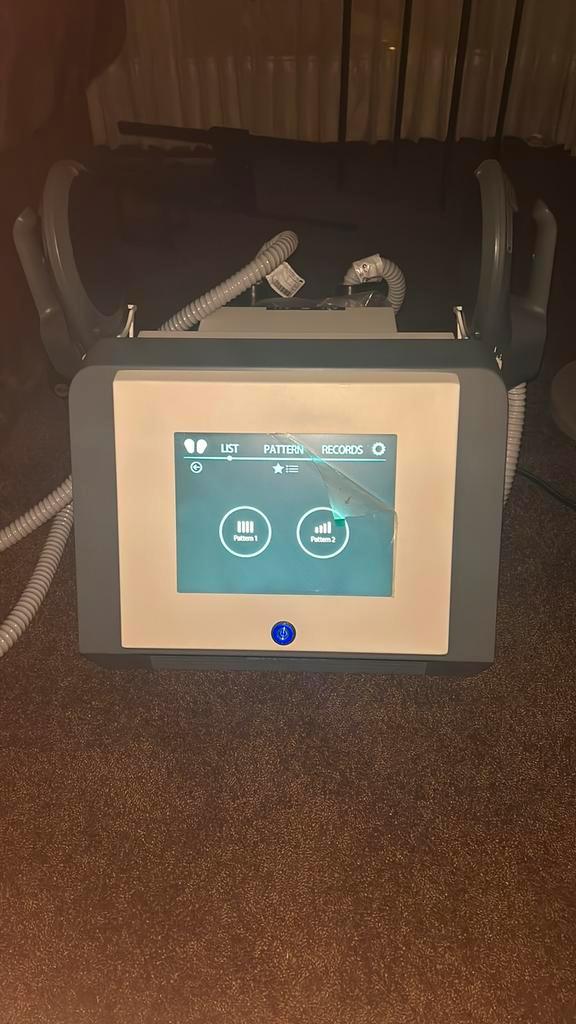 Emszero apparaat, Sport en Fitness, Fitnessapparatuur, Zo goed als nieuw, Buik, Ophalen of Verzenden